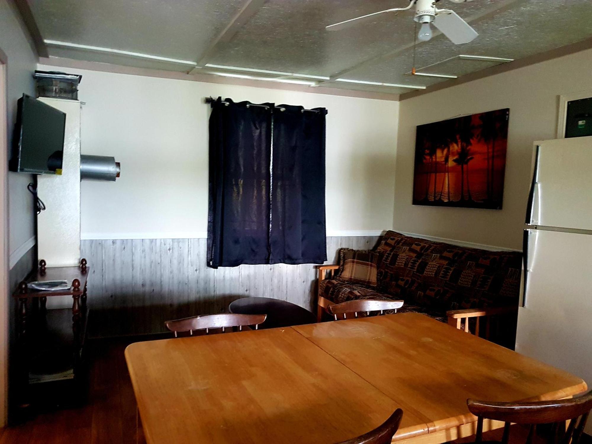 Marble Lake Lodge Cloyne Ruang foto